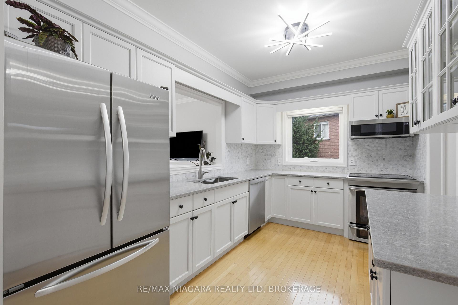 Photo 29 of 15 Cozocar Crescent, St. Catharines, Rykert/Vansickle — HOMEH
