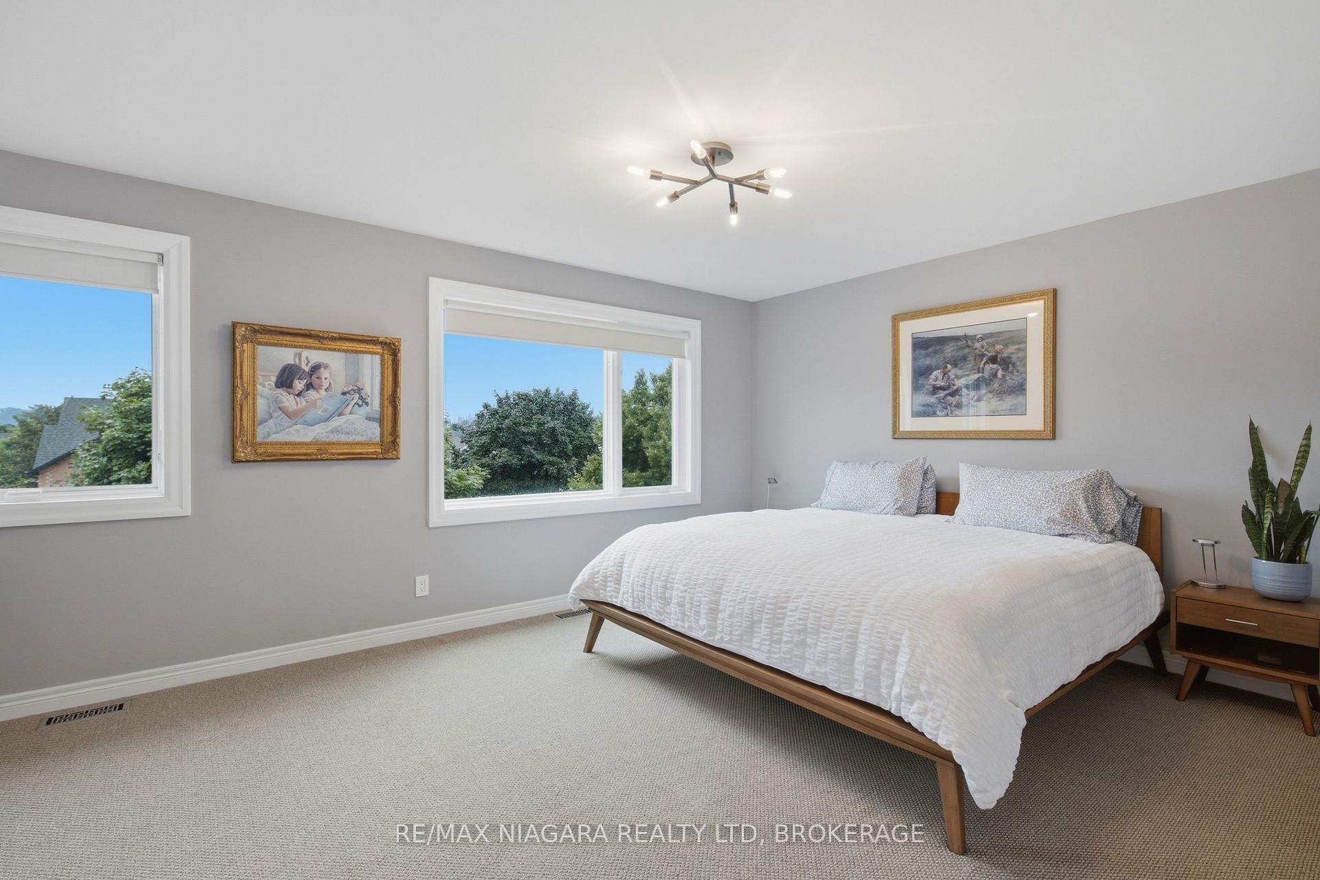 Photo 8 of 15 Cozocar Crescent, St. Catharines, Rykert/Vansickle — HOMEH