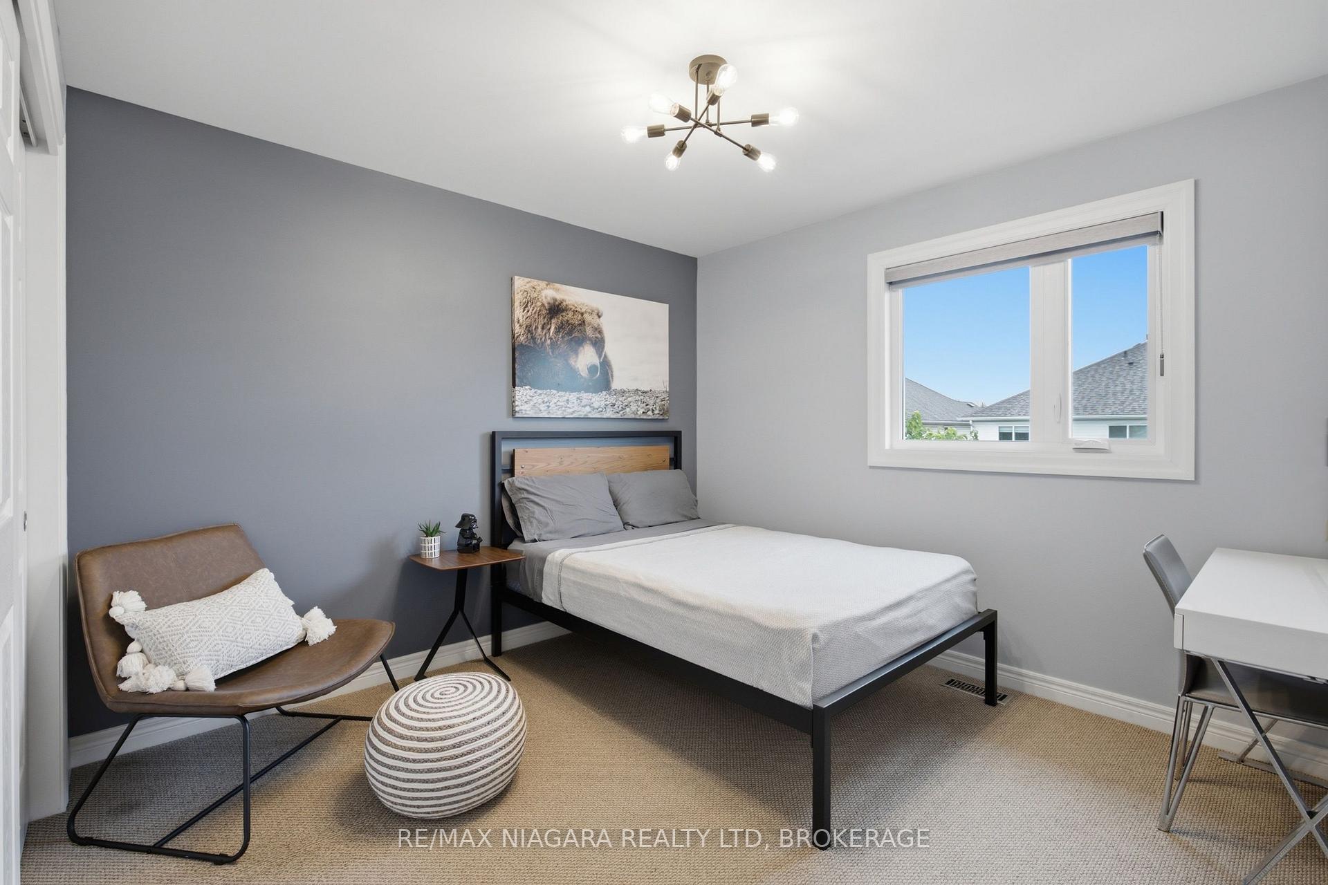 Photo 12 of 15 Cozocar Crescent, St. Catharines, Rykert/Vansickle — HOMEH