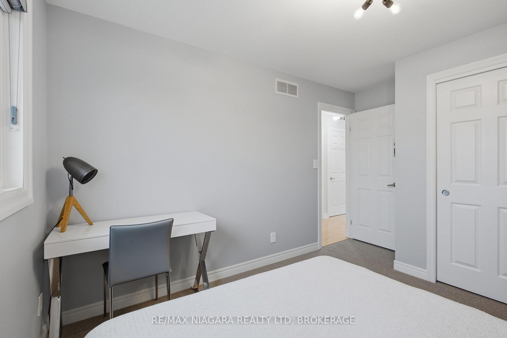 Photo 14 of 15 Cozocar Crescent, St. Catharines, Rykert/Vansickle — HOMEH