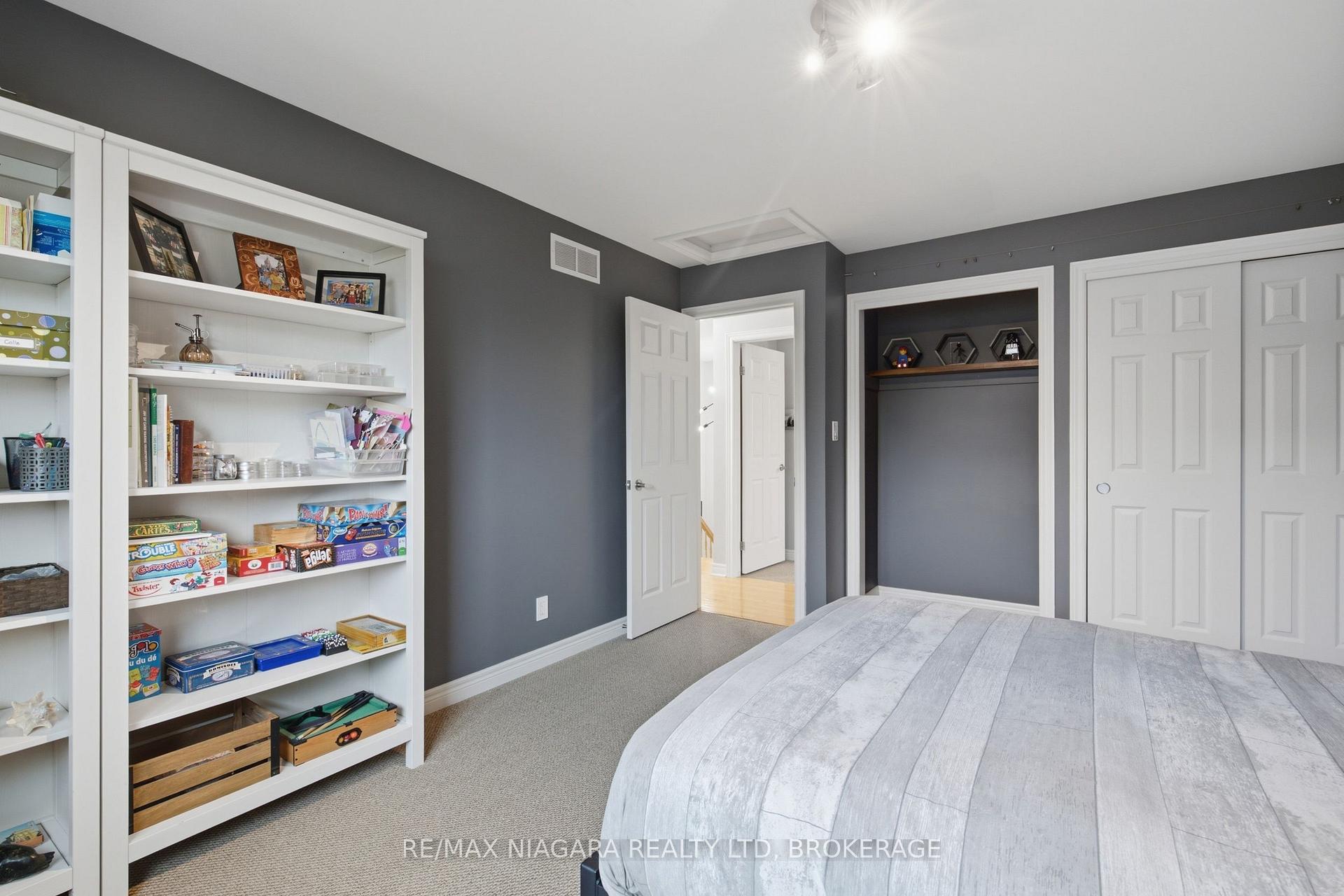 Photo 16 of 15 Cozocar Crescent, St. Catharines, Rykert/Vansickle — HOMEH