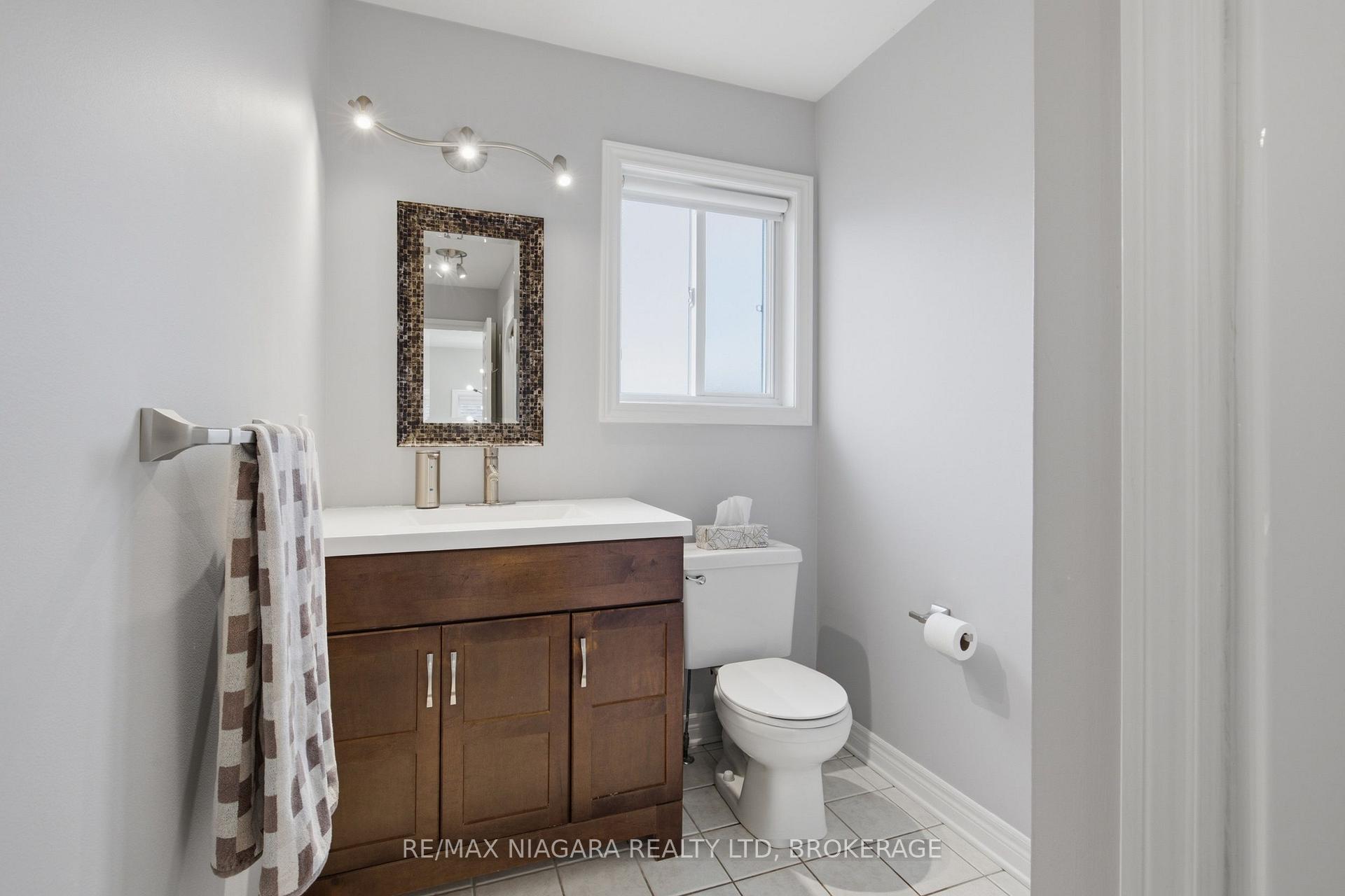 Photo 18 of 15 Cozocar Crescent, St. Catharines, Rykert/Vansickle — HOMEH