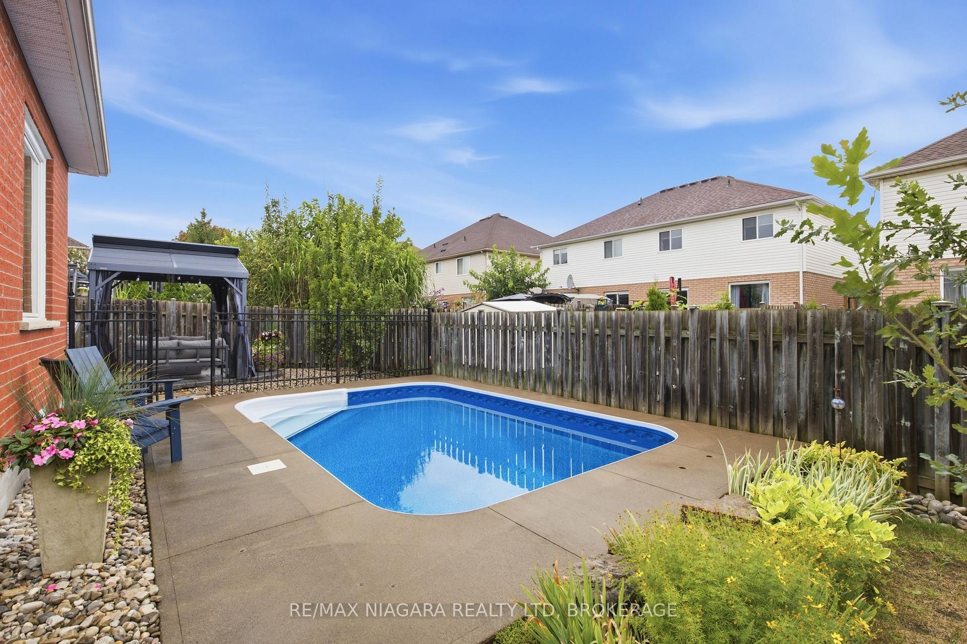 Photo 26 of 15 Cozocar Crescent, St. Catharines, Rykert/Vansickle — HOMEH