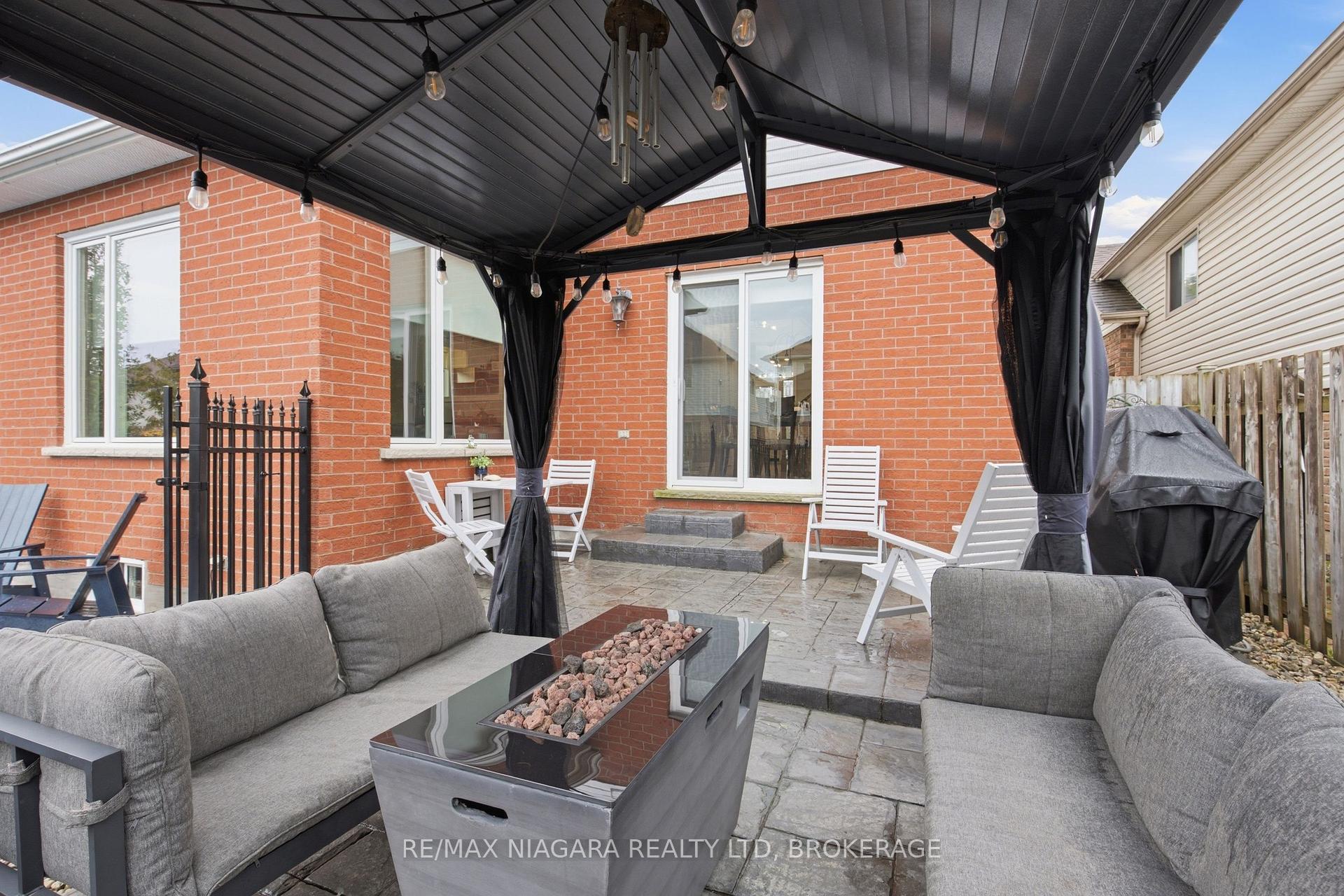 Photo 36 of 15 Cozocar Crescent, St. Catharines, Rykert/Vansickle — HOMEH