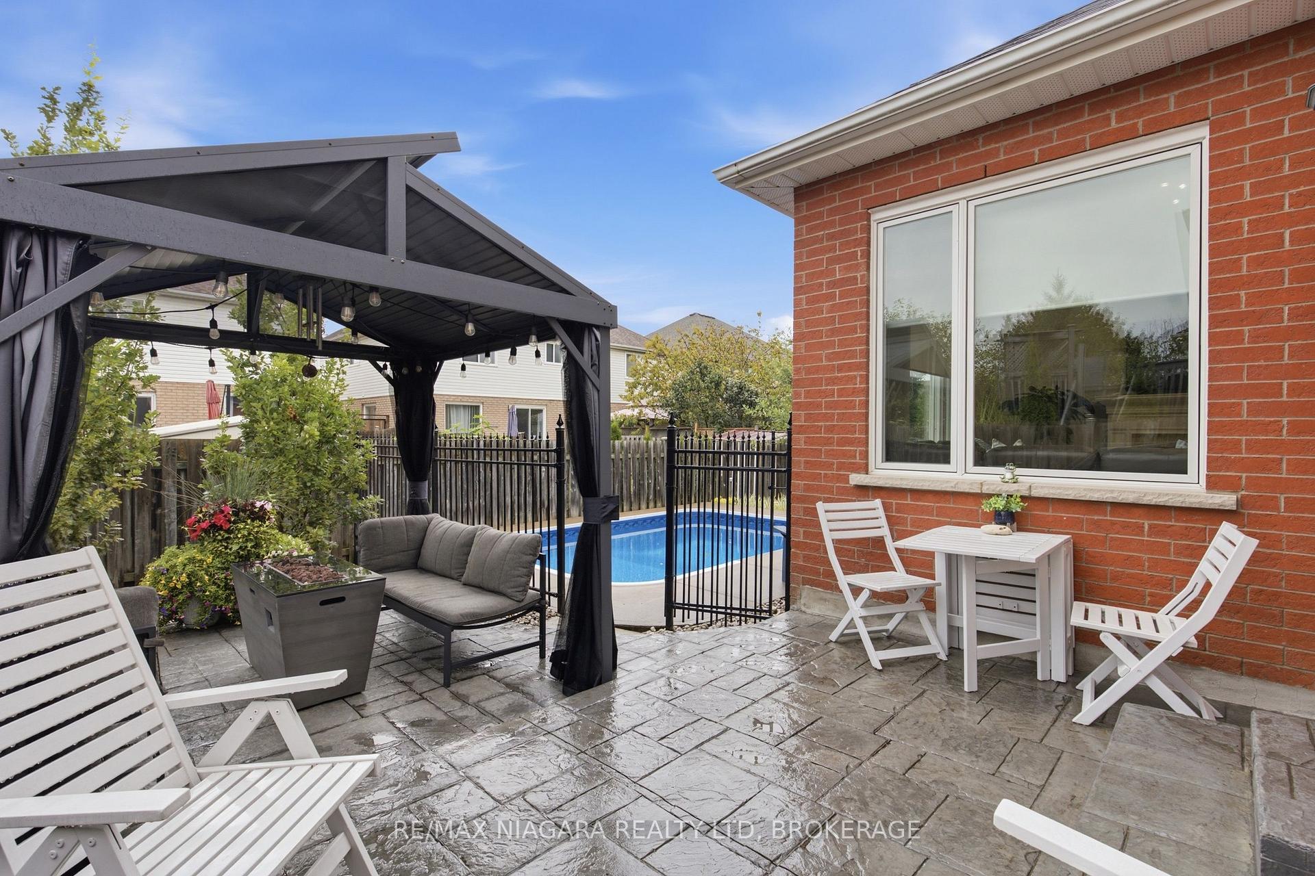 Photo 37 of 15 Cozocar Crescent, St. Catharines, Rykert/Vansickle — HOMEH
