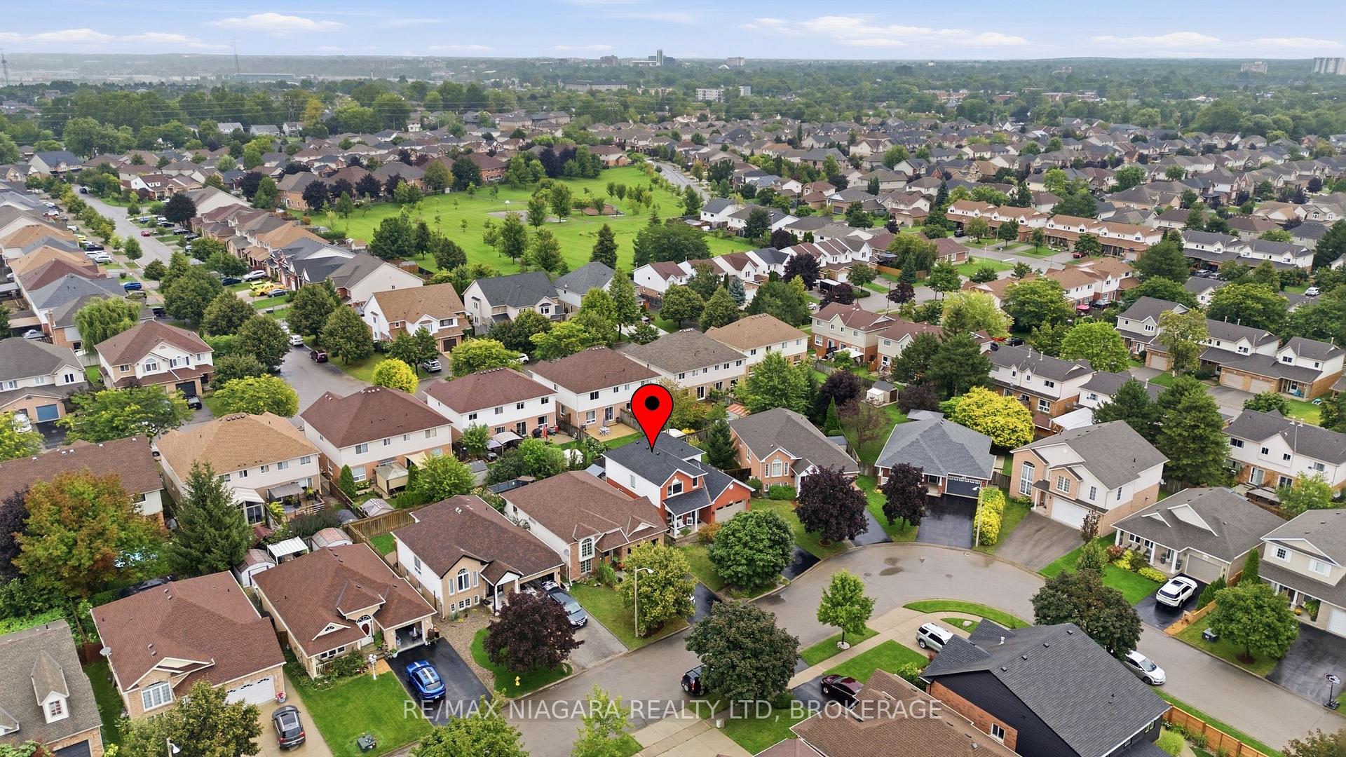Photo 40 of 15 Cozocar Crescent, St. Catharines, Rykert/Vansickle — HOMEH