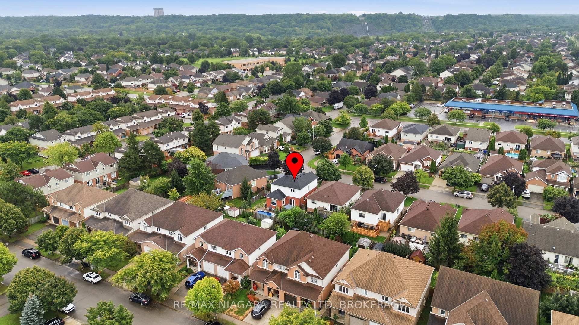 Photo 41 of 15 Cozocar Crescent, St. Catharines, Rykert/Vansickle — HOMEH