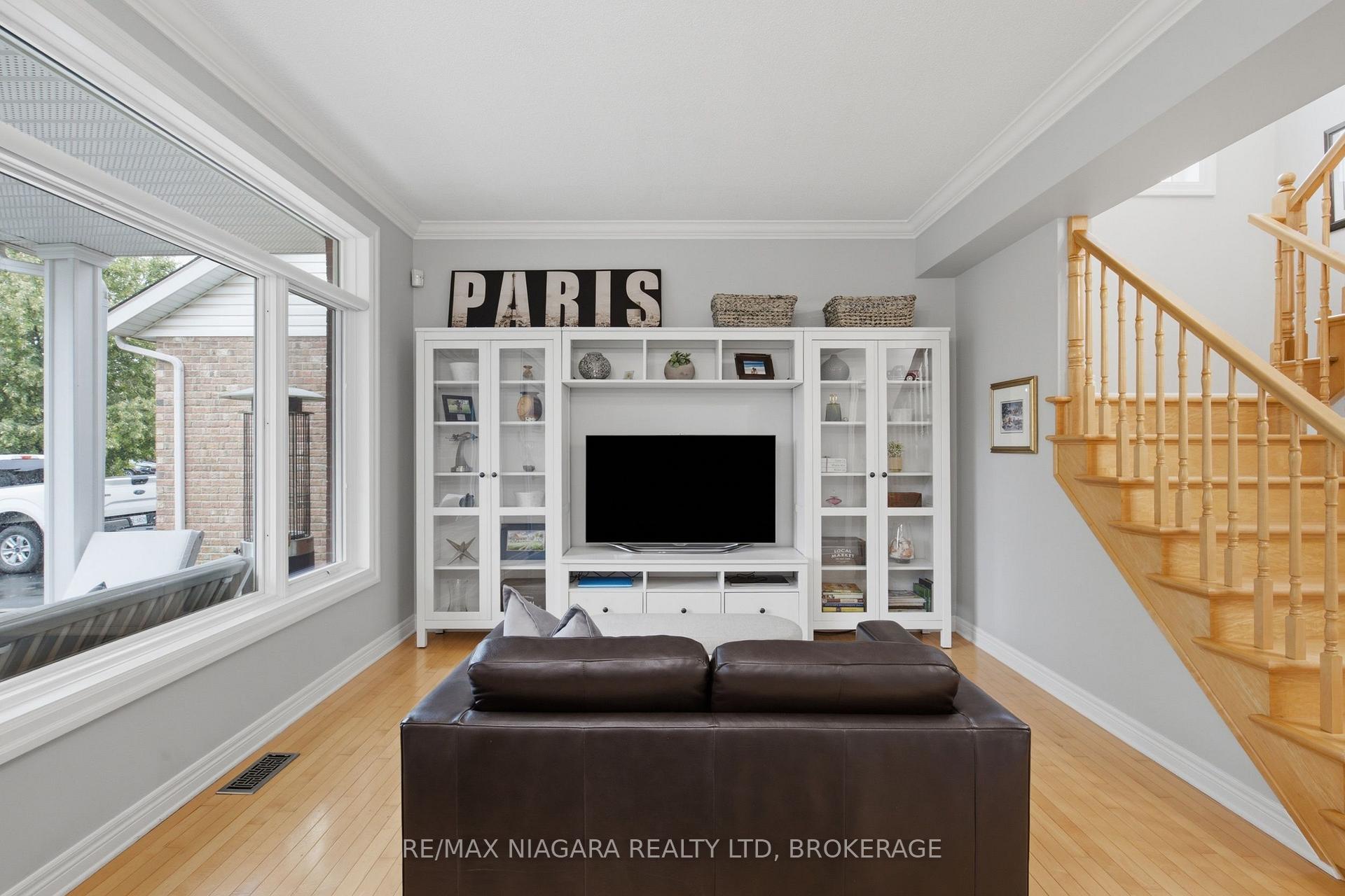 Photo 51 of 15 Cozocar Crescent, St. Catharines, Rykert/Vansickle — HOMEH