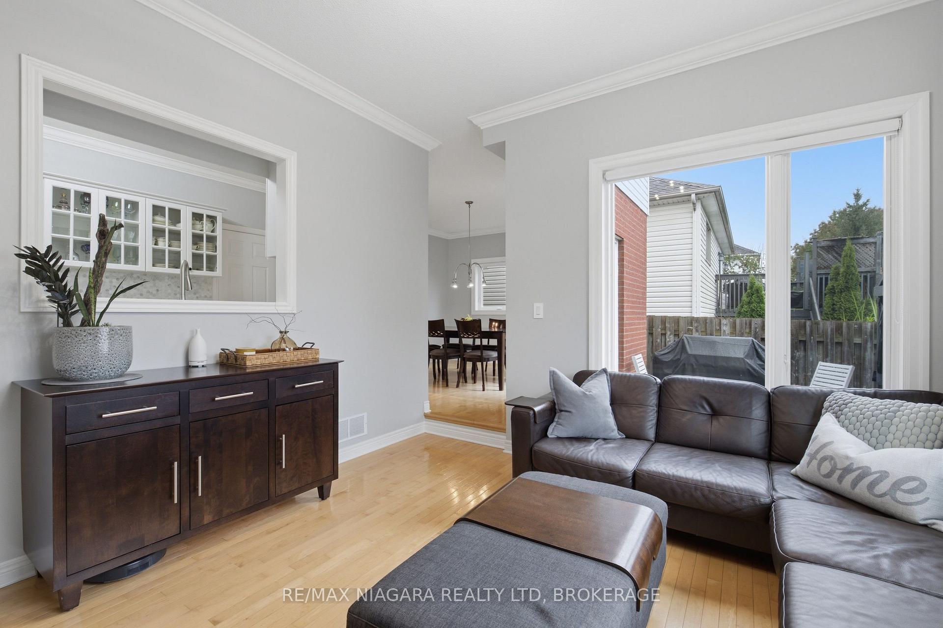 Photo 65 of 15 Cozocar Crescent, St. Catharines, Rykert/Vansickle — HOMEH
