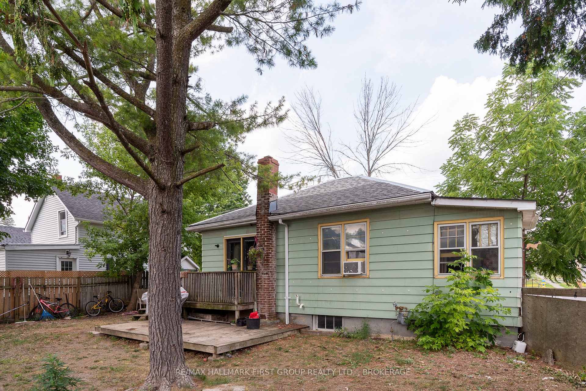 Photo 2 of 103 Centre Street, Deseronto, Deseronto (Town) — HOMEH