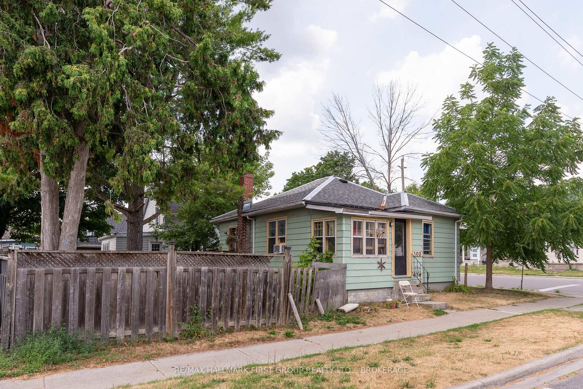 Photo 3 of 103 Centre Street, Deseronto, Deseronto (Town) — HOMEH