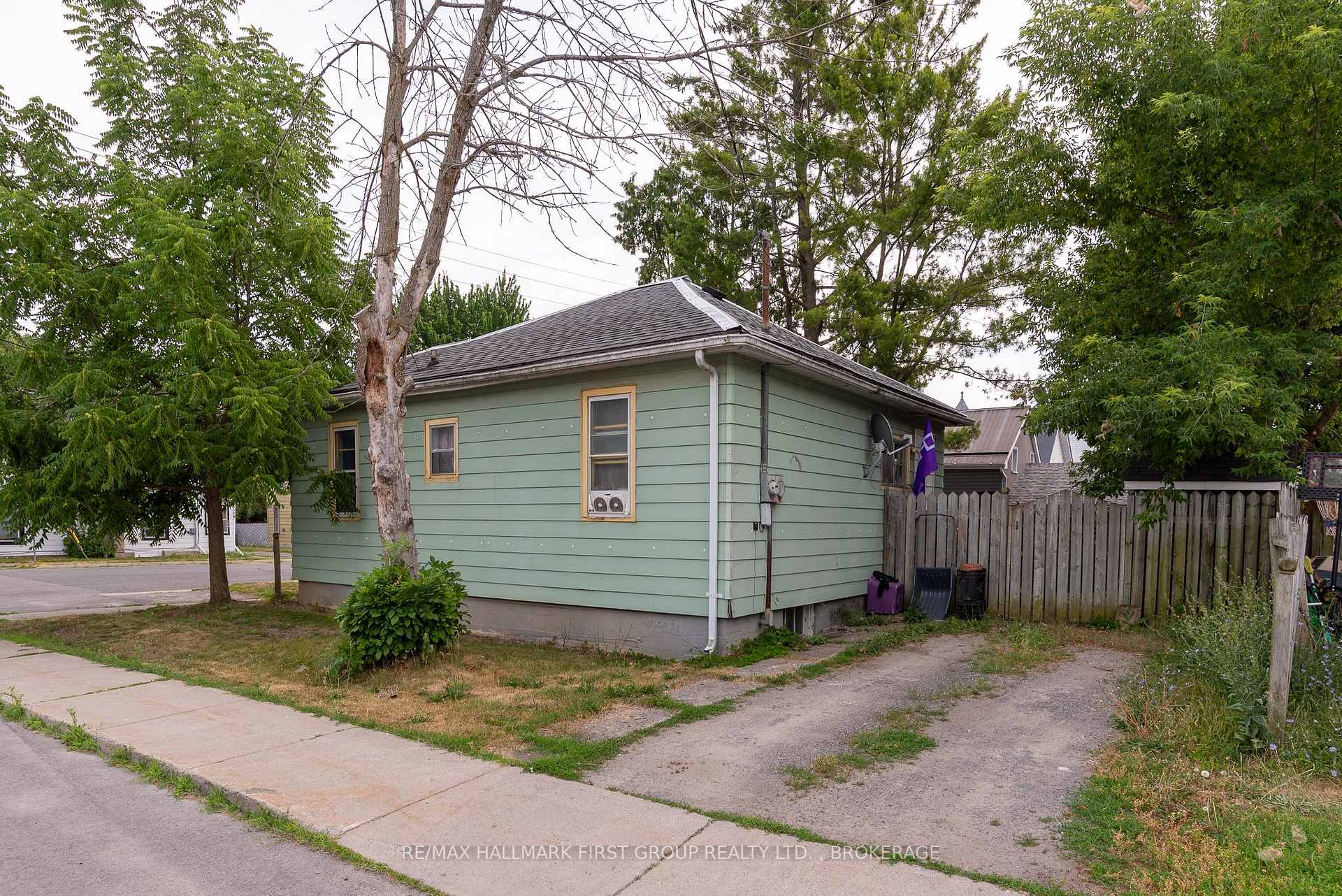 Photo 10 of 103 Centre Street, Deseronto, Deseronto (Town) — HOMEH