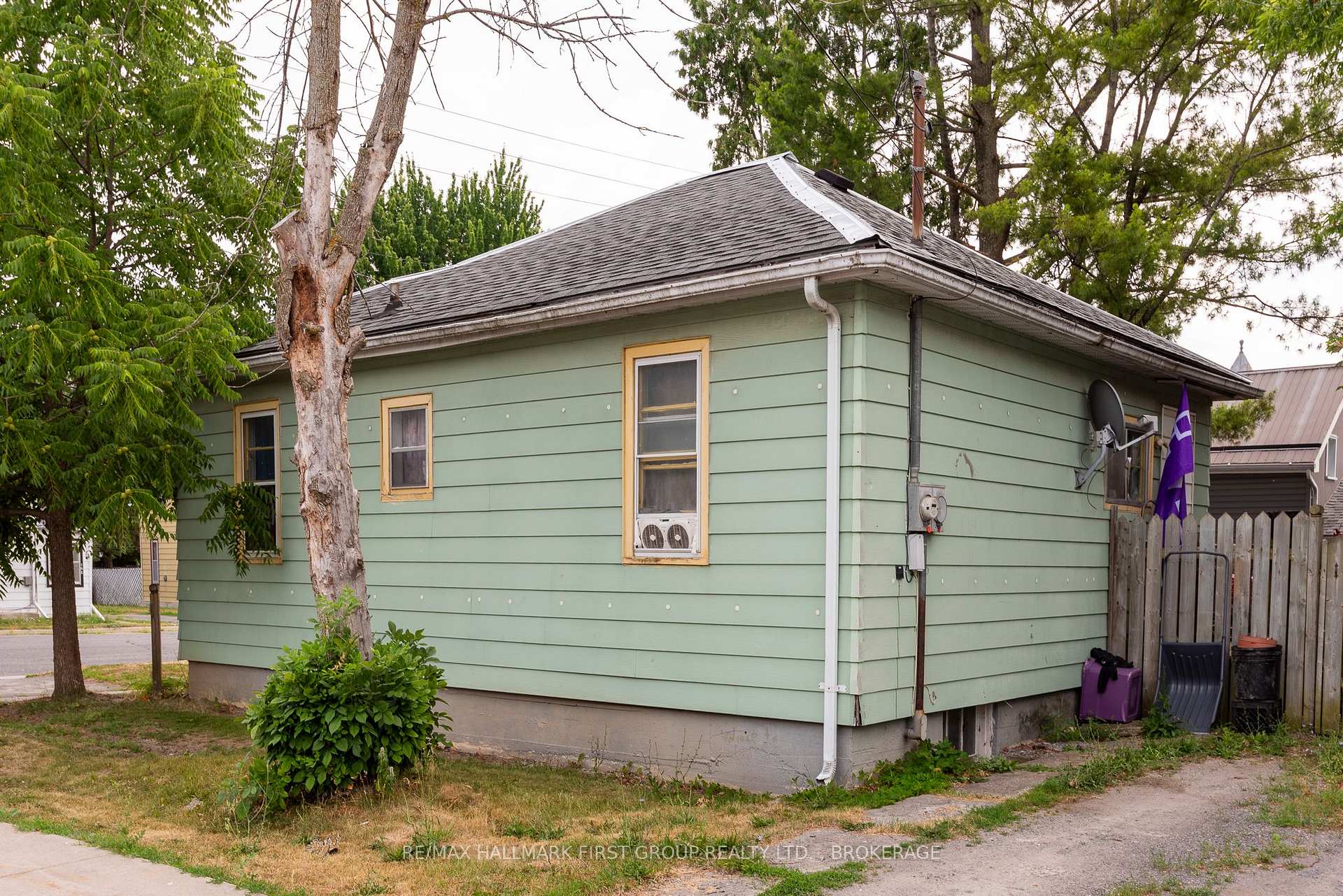 Photo 11 of 103 Centre Street, Deseronto, Deseronto (Town) — HOMEH