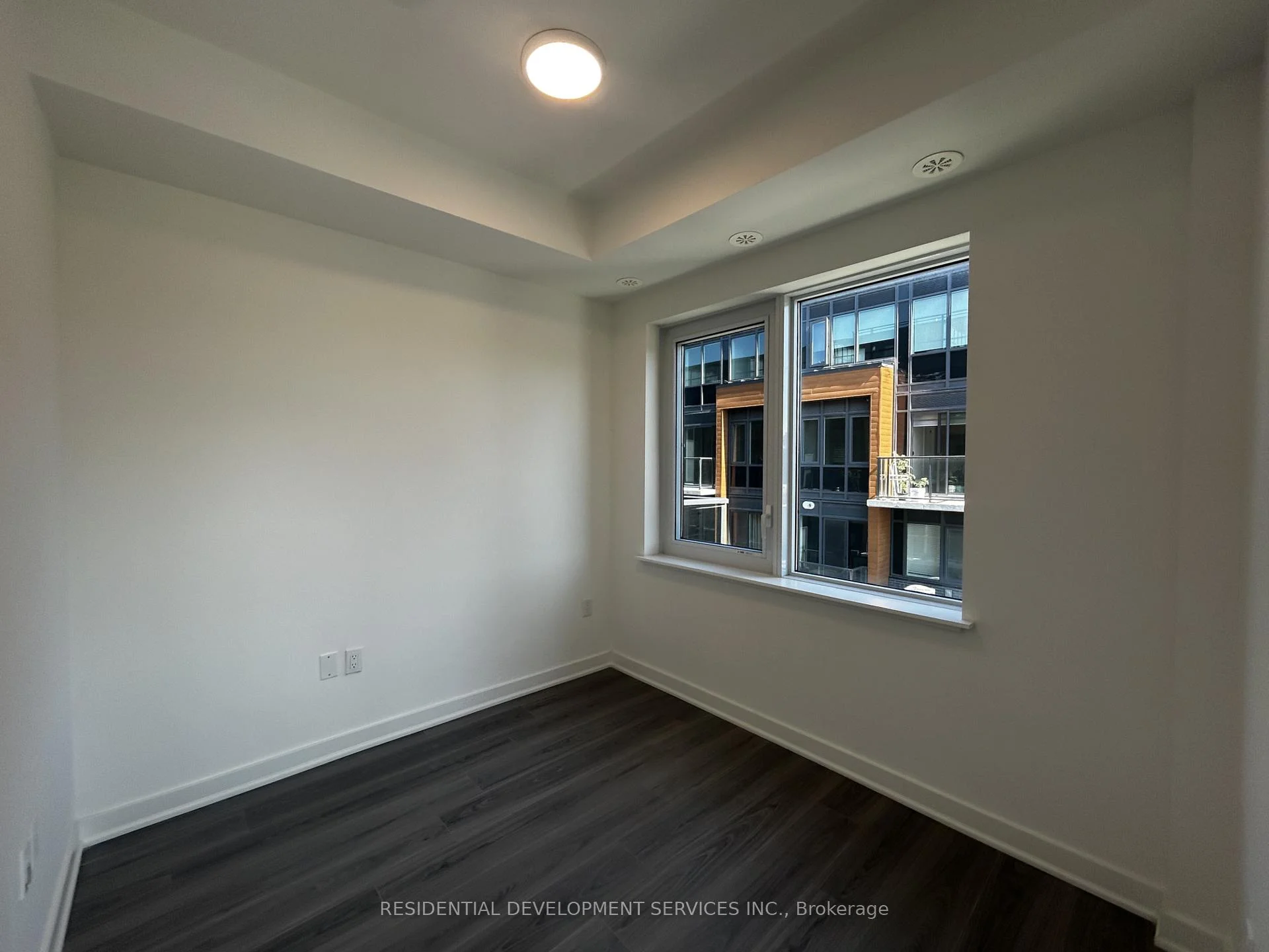 Photo 6 of 69 Curlew Drive, North York, Parkwoods-Donalda — HOMEH