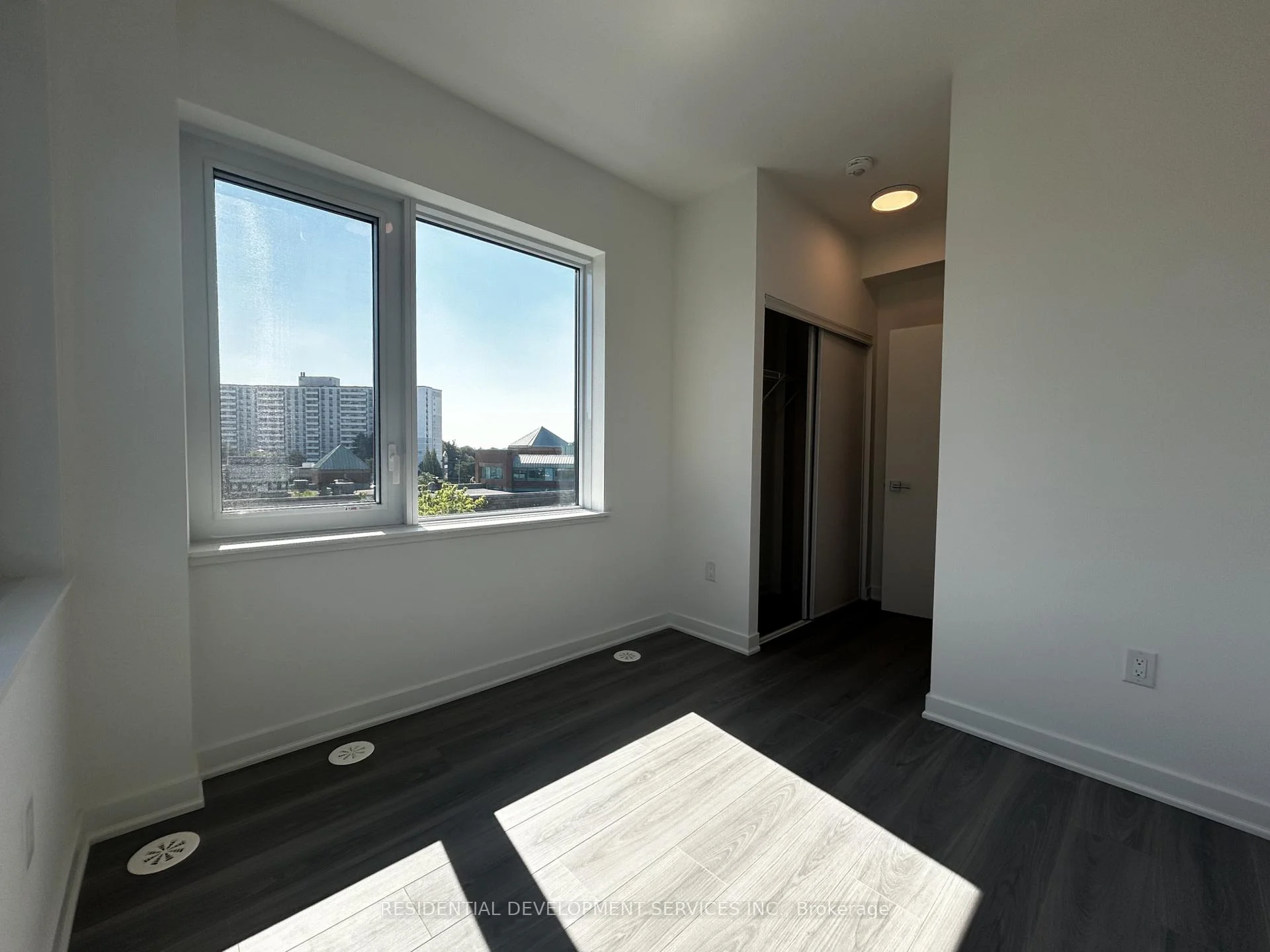 Photo 15 of 69 Curlew Drive, North York, Parkwoods-Donalda — HOMEH