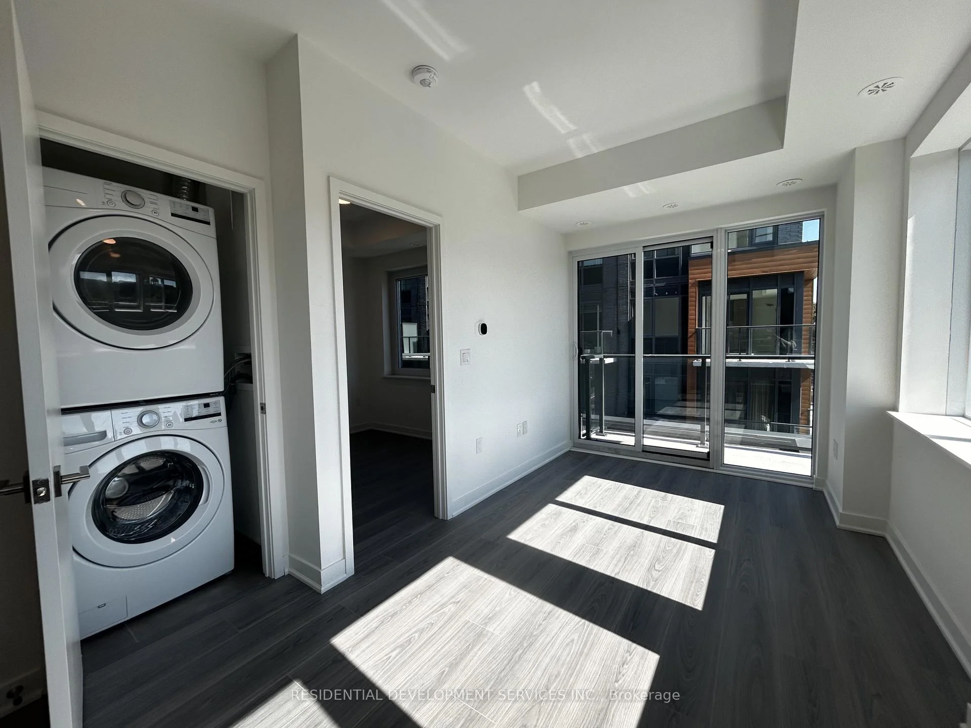 Photo 16 of 69 Curlew Drive, North York, Parkwoods-Donalda — HOMEH