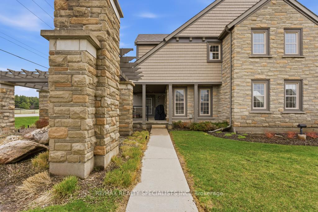 Photo 4 of Unit 2, 101 Frederick Drive, Guelph, Pineridge/Westminster Woods — HOMEH