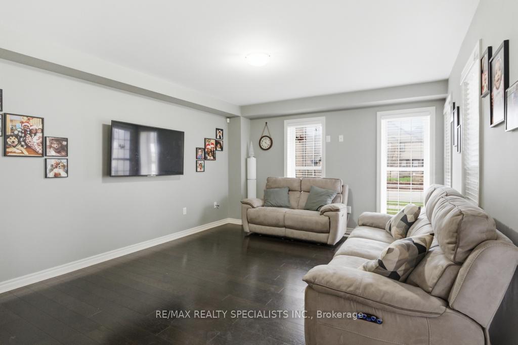 Photo 5 of Unit 2, 101 Frederick Drive, Guelph, Pineridge/Westminster Woods — HOMEH