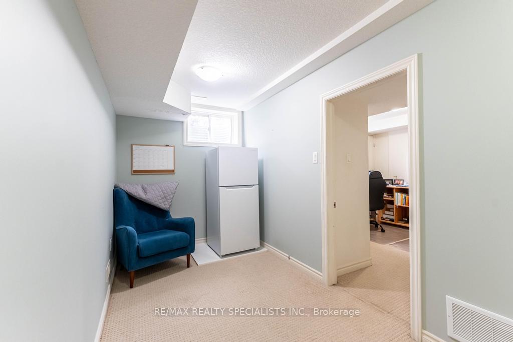Photo 31 of Unit 2, 101 Frederick Drive, Guelph, Pineridge/Westminster Woods — HOMEH