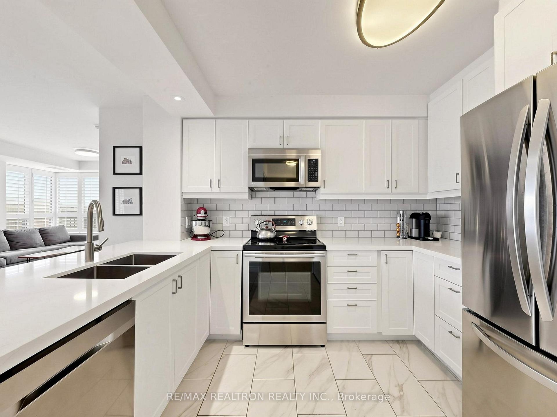 Photo 4 of Unit 414, 16 Dallimore Circle, North York, Banbury-Don Mills — HOMEH