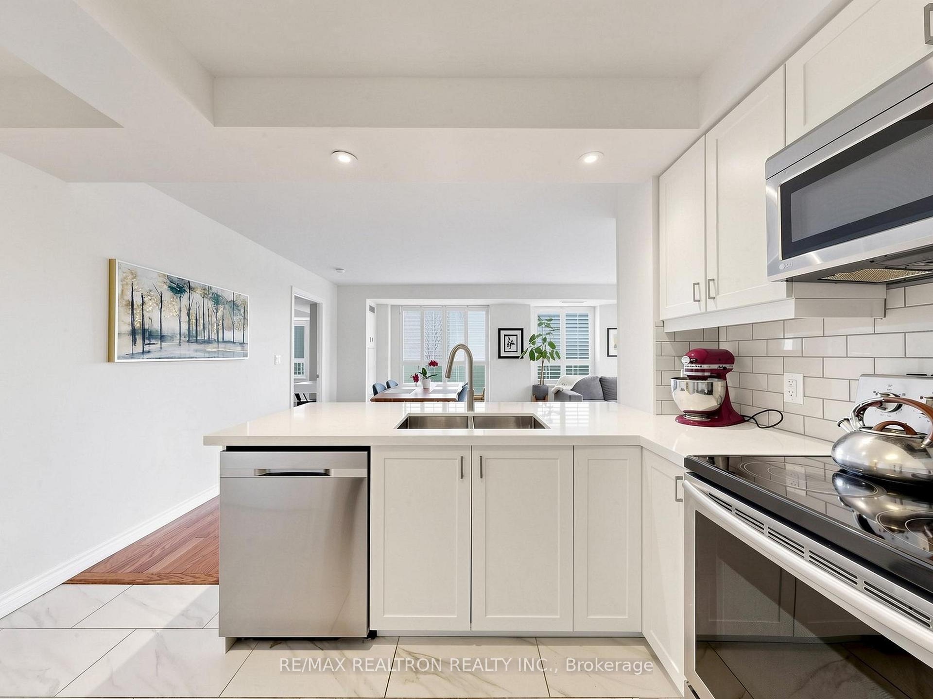 Photo 5 of Unit 414, 16 Dallimore Circle, North York, Banbury-Don Mills — HOMEH