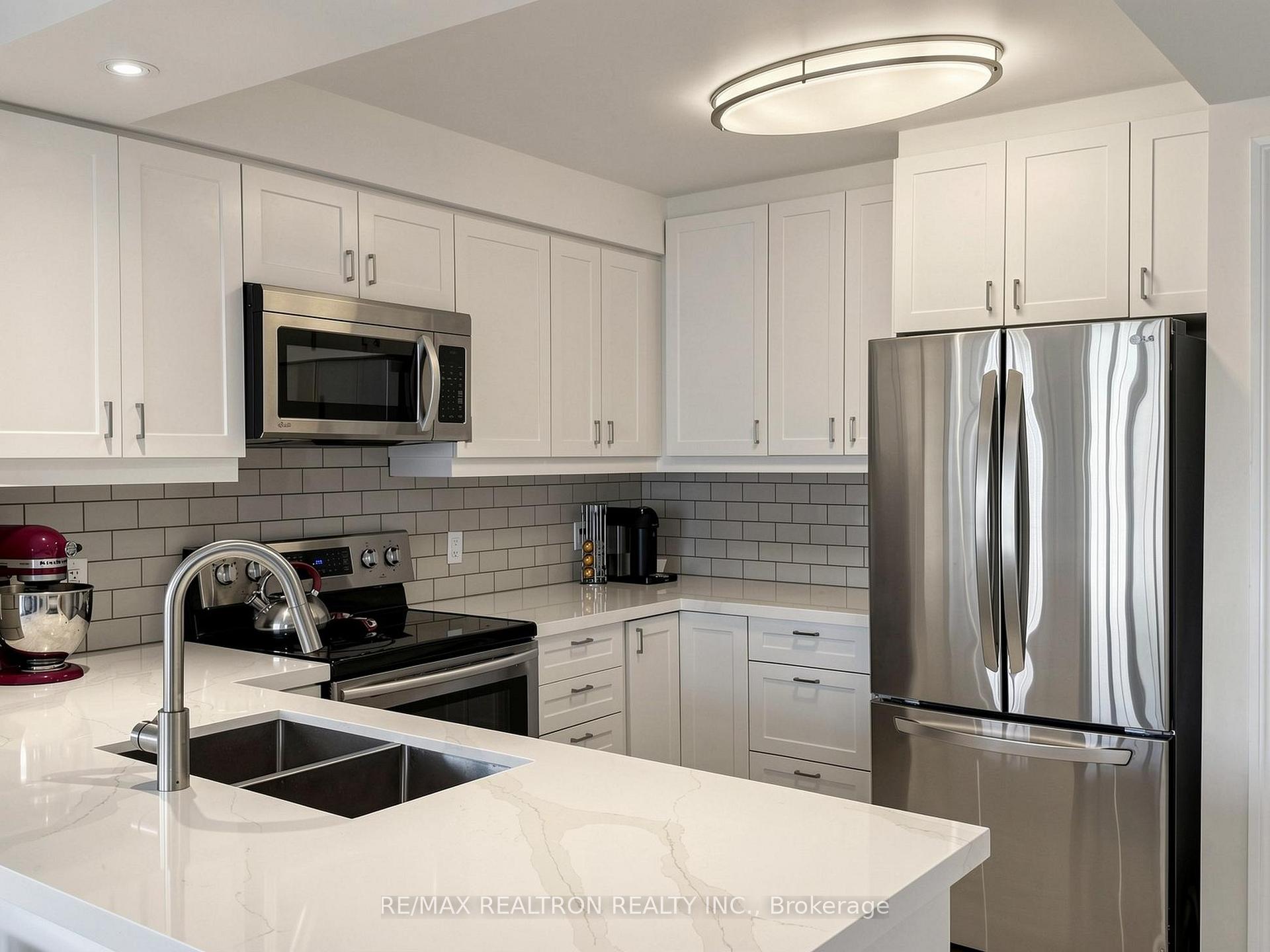 Photo 6 of Unit 414, 16 Dallimore Circle, North York, Banbury-Don Mills — HOMEH