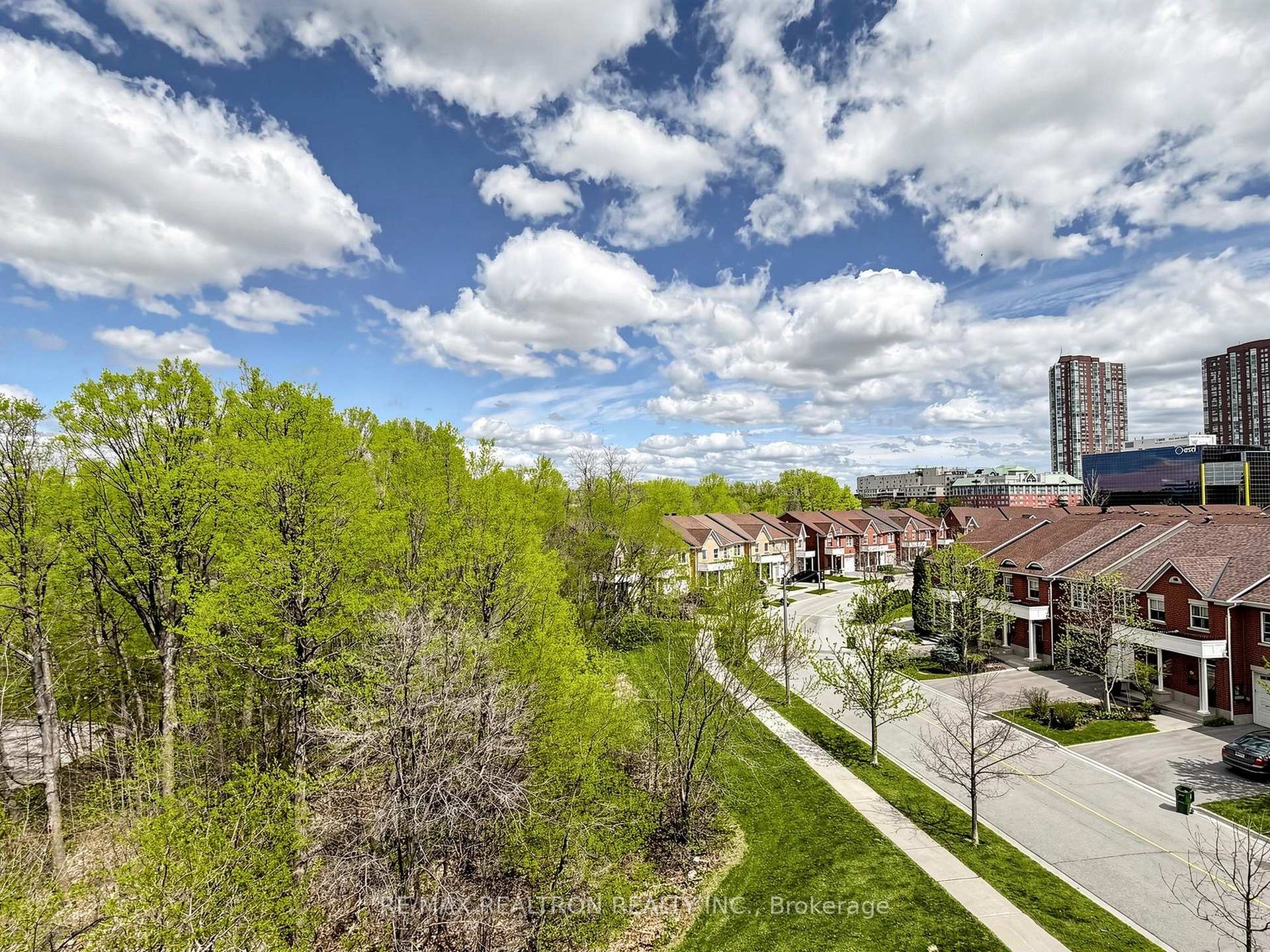 Photo 27 of Unit 414, 16 Dallimore Circle, North York, Banbury-Don Mills — HOMEH
