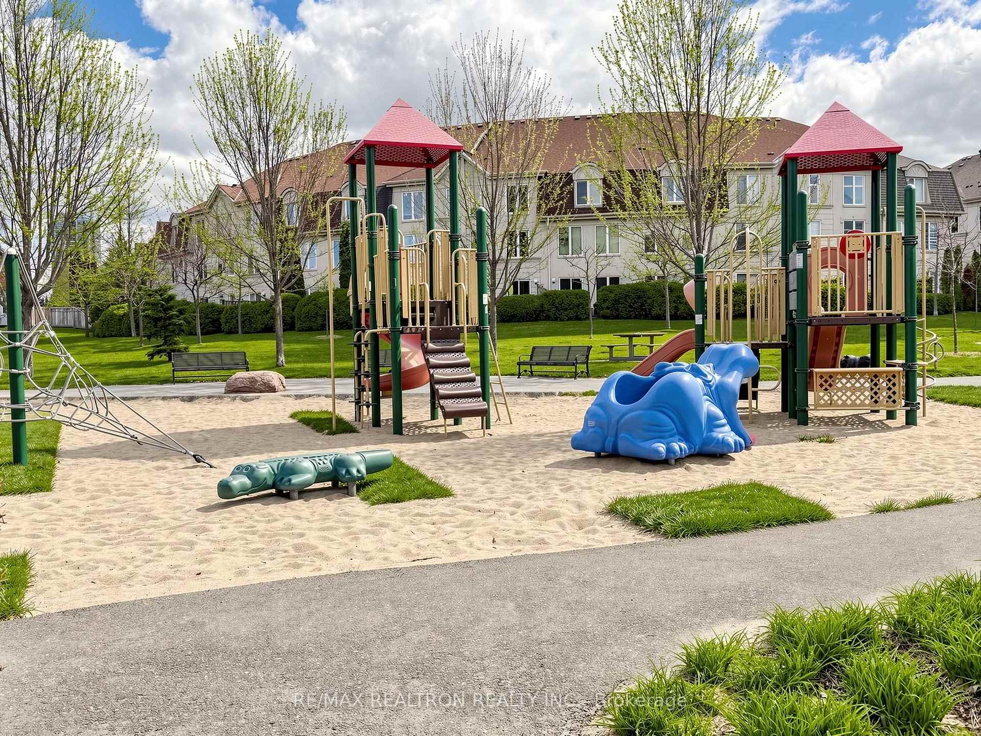 Photo 31 of Unit 414, 16 Dallimore Circle, North York, Banbury-Don Mills — HOMEH