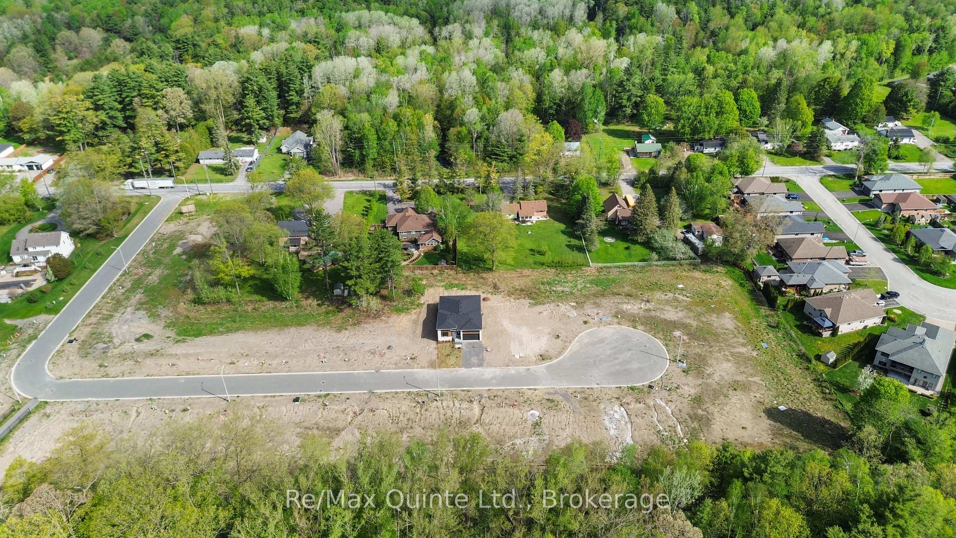 Photo 8 of 30 Exeter Court, Quinte West, Murray Ward — HOMEH