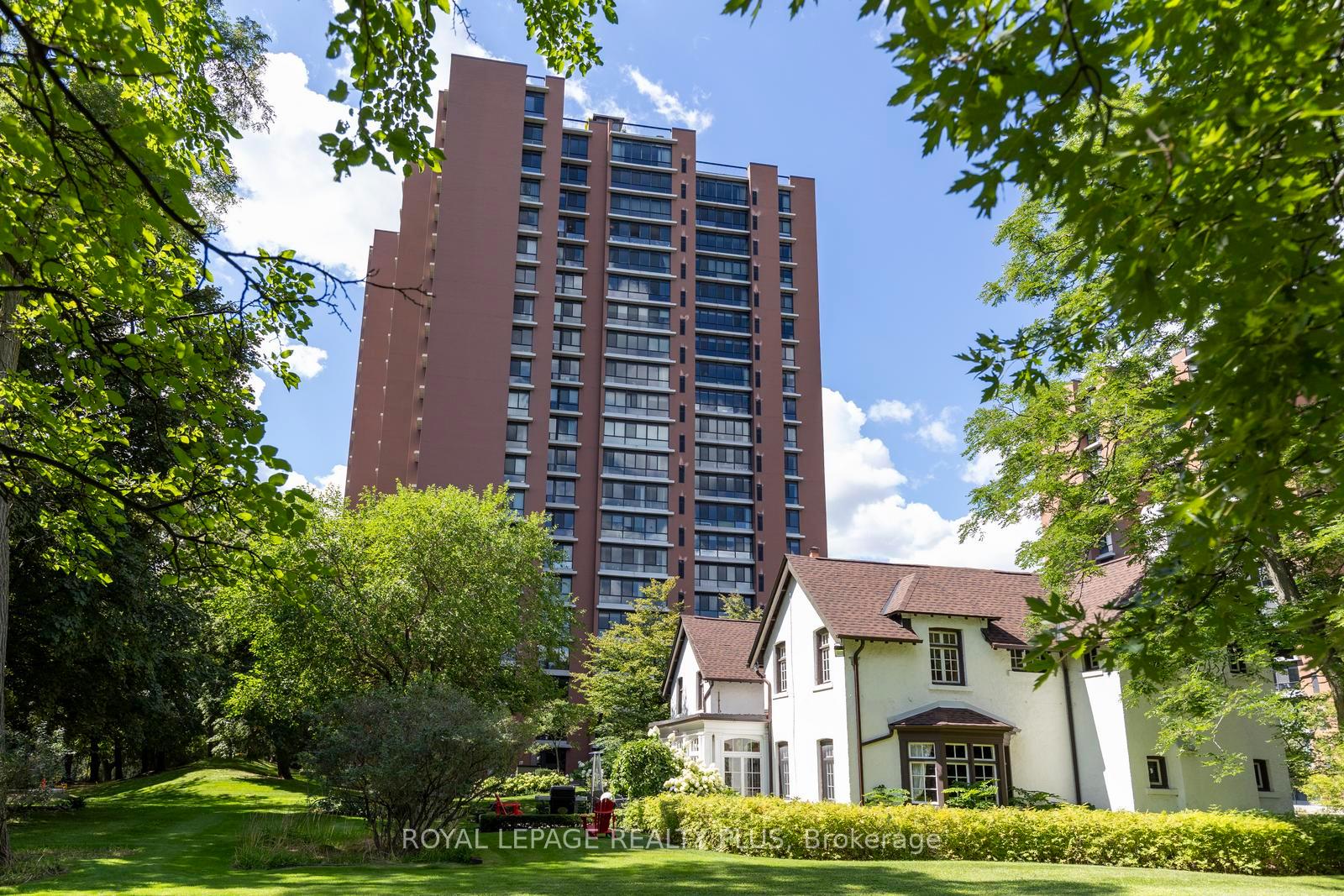 Photo 1 of Unit 2203, 1400 Dixie Road, Mississauga, Lakeview — HOMEH