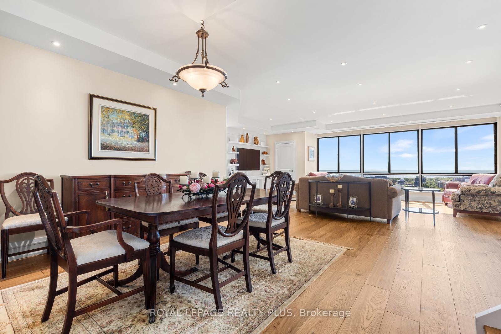 Photo 4 of Unit 2203, 1400 Dixie Road, Mississauga, Lakeview — HOMEH