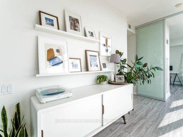 Photo 5 of Unit 1714, 103 The Queensway, Toronto, High Park-Swansea — HOMEH
