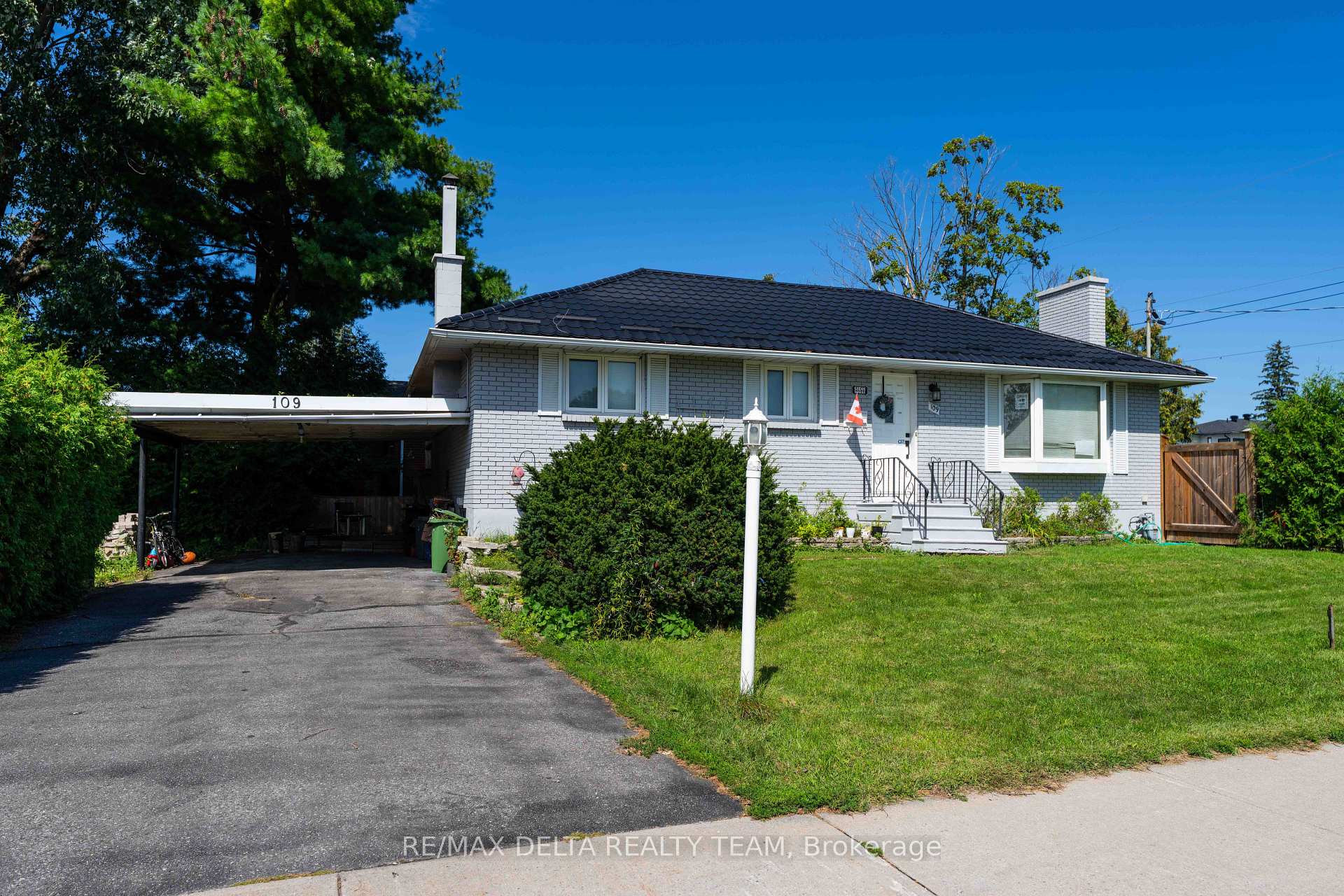 Photo 2 of 109 Meadowlands Drive W, Ottawa, Meadowlands/St. Claire Gardens — HOMEH