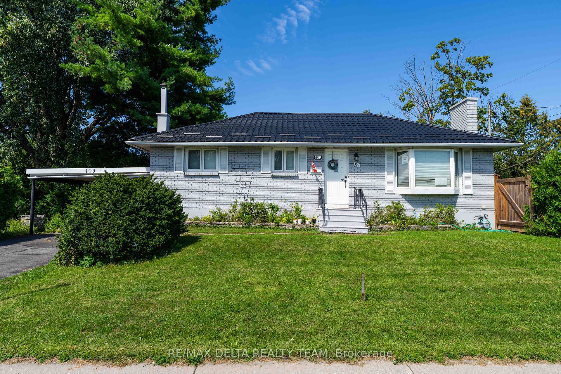 Photo 3 of 109 Meadowlands Drive W, Ottawa, Meadowlands/St. Claire Gardens — HOMEH