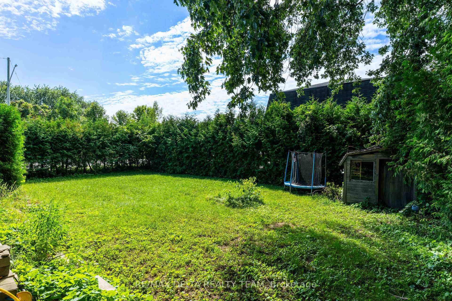 Photo 6 of 109 Meadowlands Drive W, Ottawa, Meadowlands/St. Claire Gardens — HOMEH
