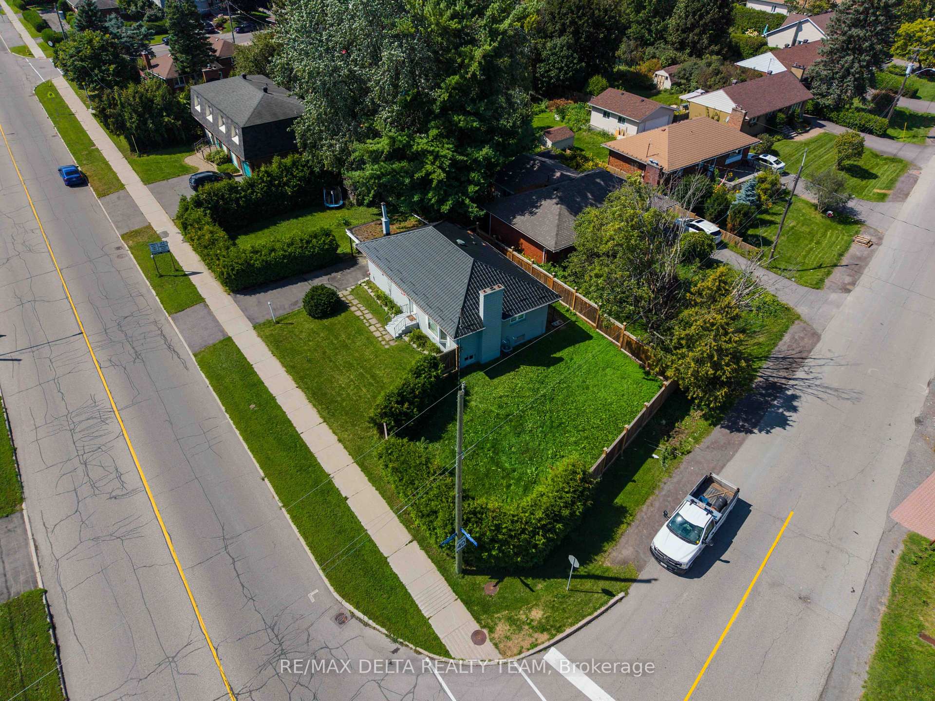 Photo 14 of 109 Meadowlands Drive W, Ottawa, Meadowlands/St. Claire Gardens — HOMEH