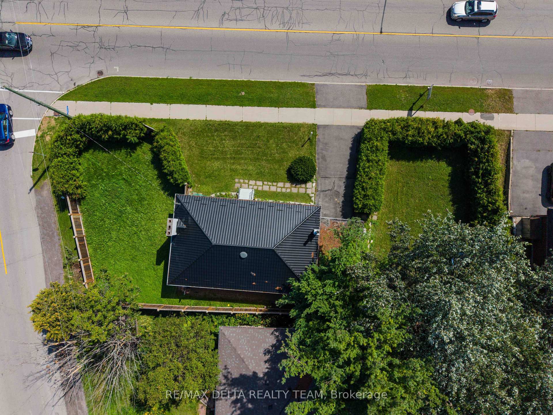 Photo 18 of 109 Meadowlands Drive W, Ottawa, Meadowlands/St. Claire Gardens — HOMEH