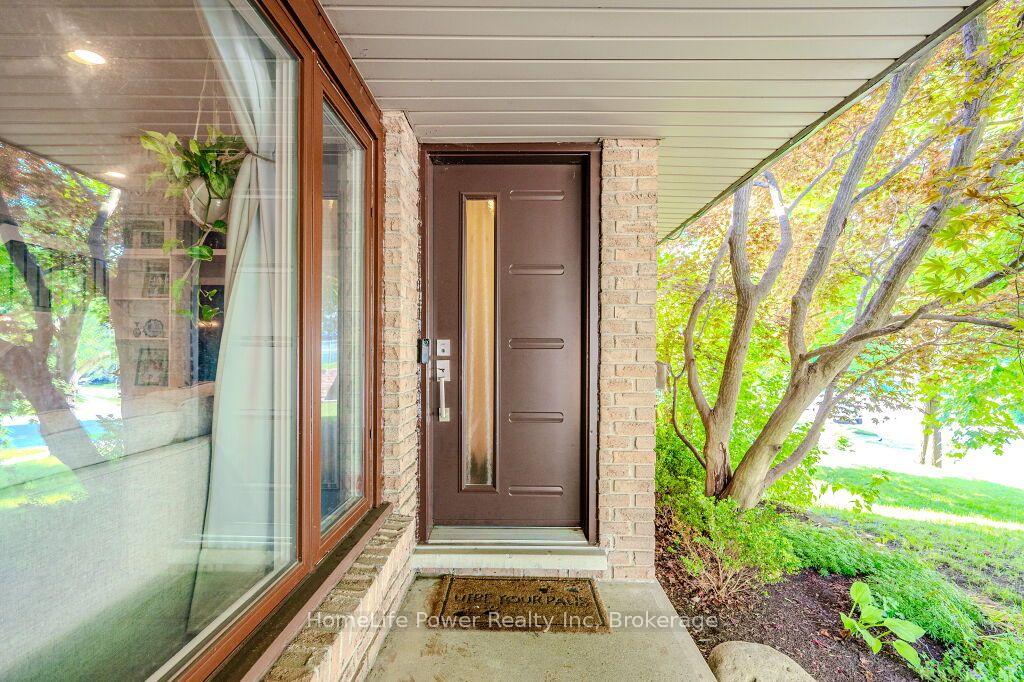 Photo 6 of 40 Ferman Drive, Guelph, Willow West/Sugarbush/West Acres — HOMEH