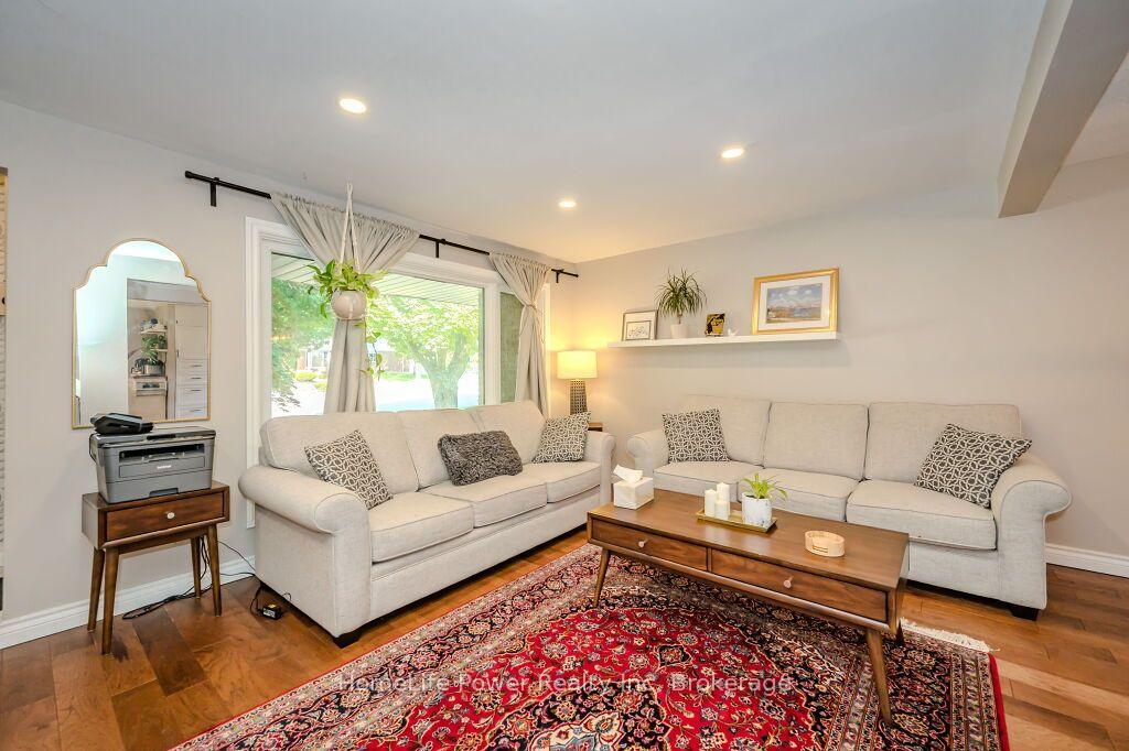 Photo 8 of 40 Ferman Drive, Guelph, Willow West/Sugarbush/West Acres — HOMEH