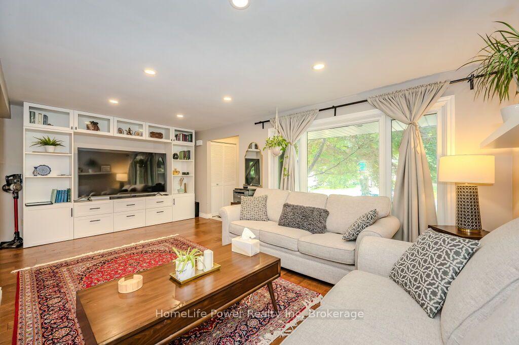 Photo 9 of 40 Ferman Drive, Guelph, Willow West/Sugarbush/West Acres — HOMEH
