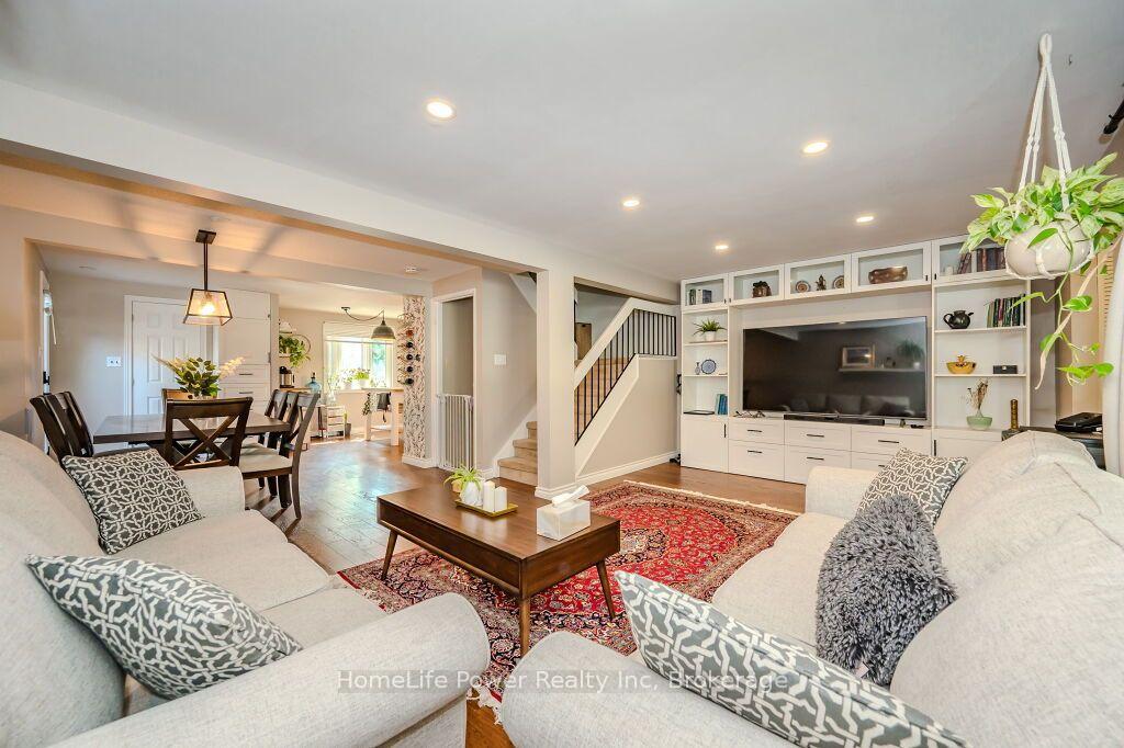 Photo 10 of 40 Ferman Drive, Guelph, Willow West/Sugarbush/West Acres — HOMEH