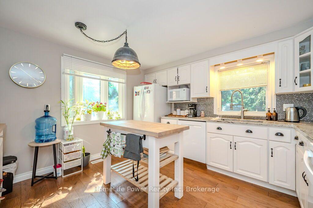 Photo 13 of 40 Ferman Drive, Guelph, Willow West/Sugarbush/West Acres — HOMEH