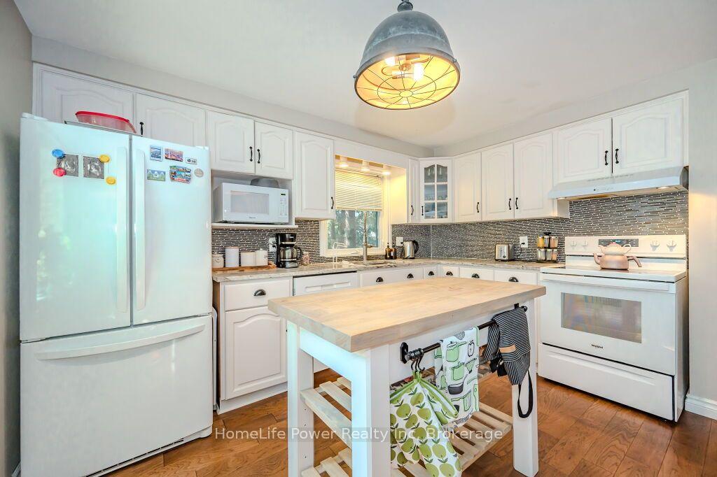 Photo 14 of 40 Ferman Drive, Guelph, Willow West/Sugarbush/West Acres — HOMEH