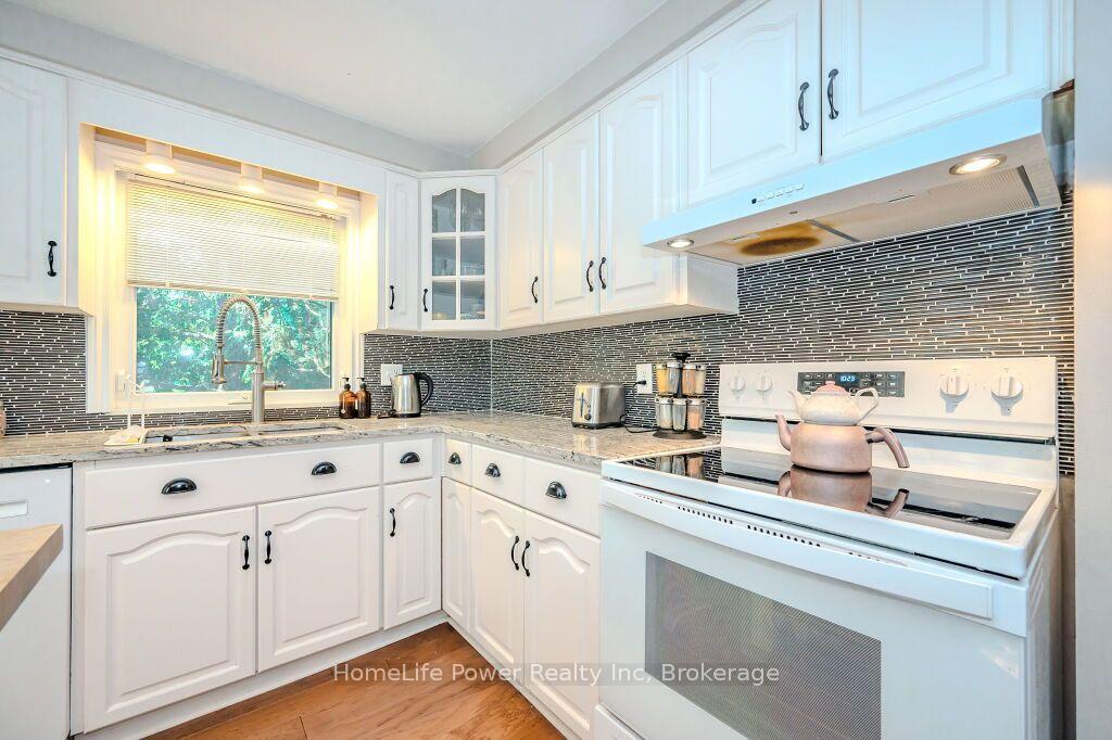 Photo 15 of 40 Ferman Drive, Guelph, Willow West/Sugarbush/West Acres — HOMEH