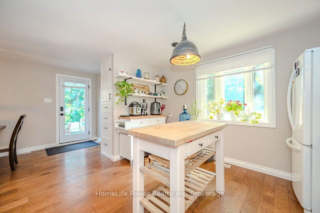 Photo 17 of 40 Ferman Drive, Guelph, Willow West/Sugarbush/West Acres — HOMEH