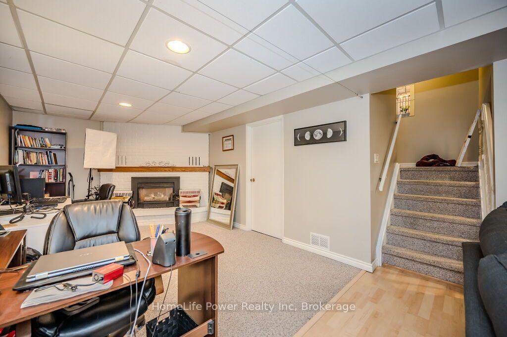 Photo 27 of 40 Ferman Drive, Guelph, Willow West/Sugarbush/West Acres — HOMEH