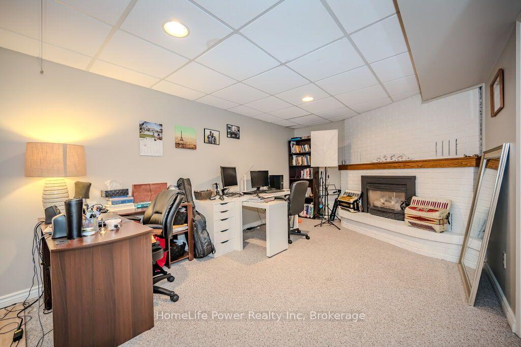 Photo 28 of 40 Ferman Drive, Guelph, Willow West/Sugarbush/West Acres — HOMEH
