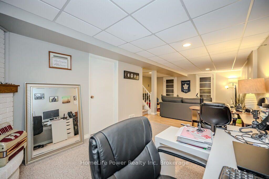 Photo 29 of 40 Ferman Drive, Guelph, Willow West/Sugarbush/West Acres — HOMEH