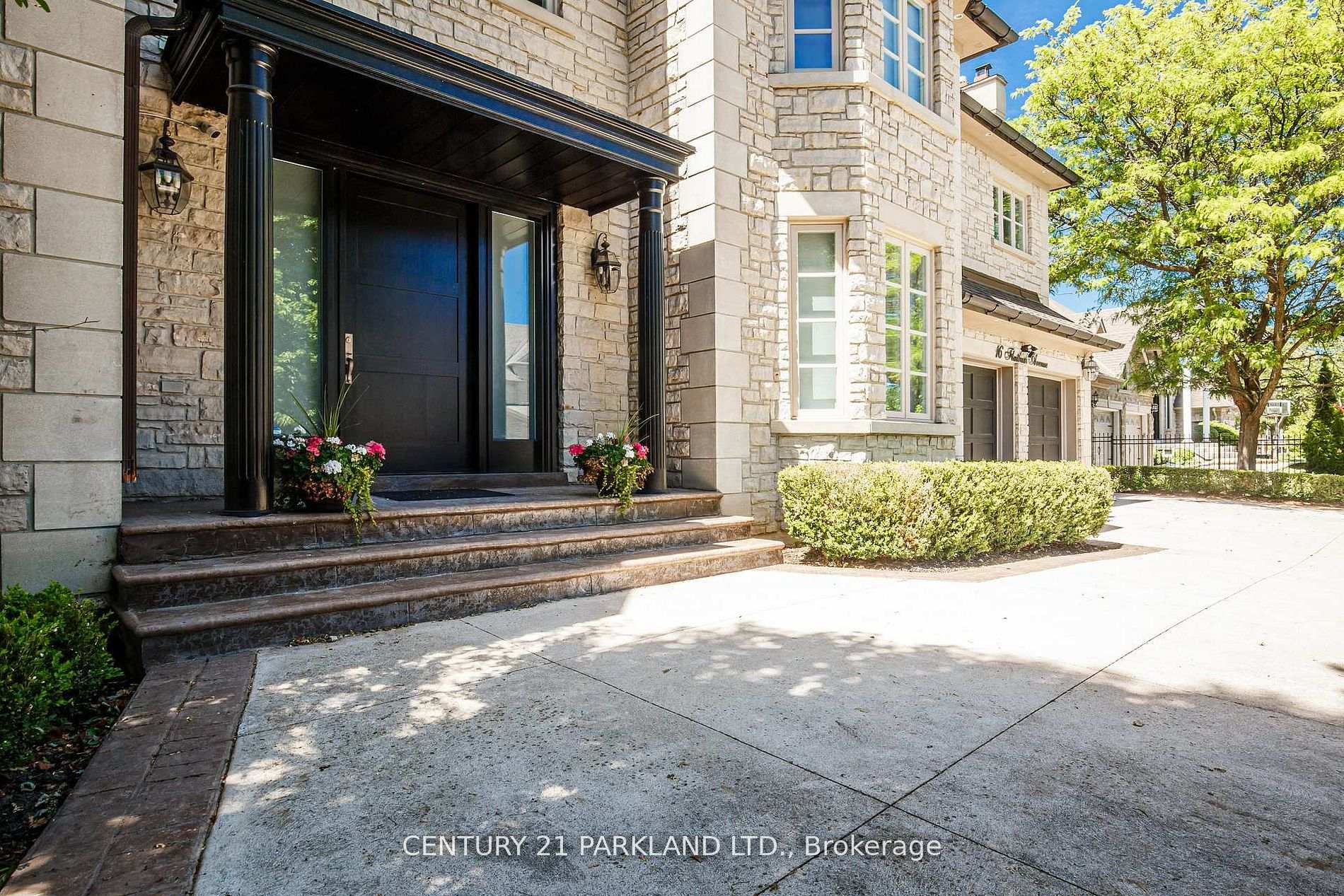 Photo 1 of 16 Flatbush Avenue, Vaughan, East Woodbridge — HOMEH