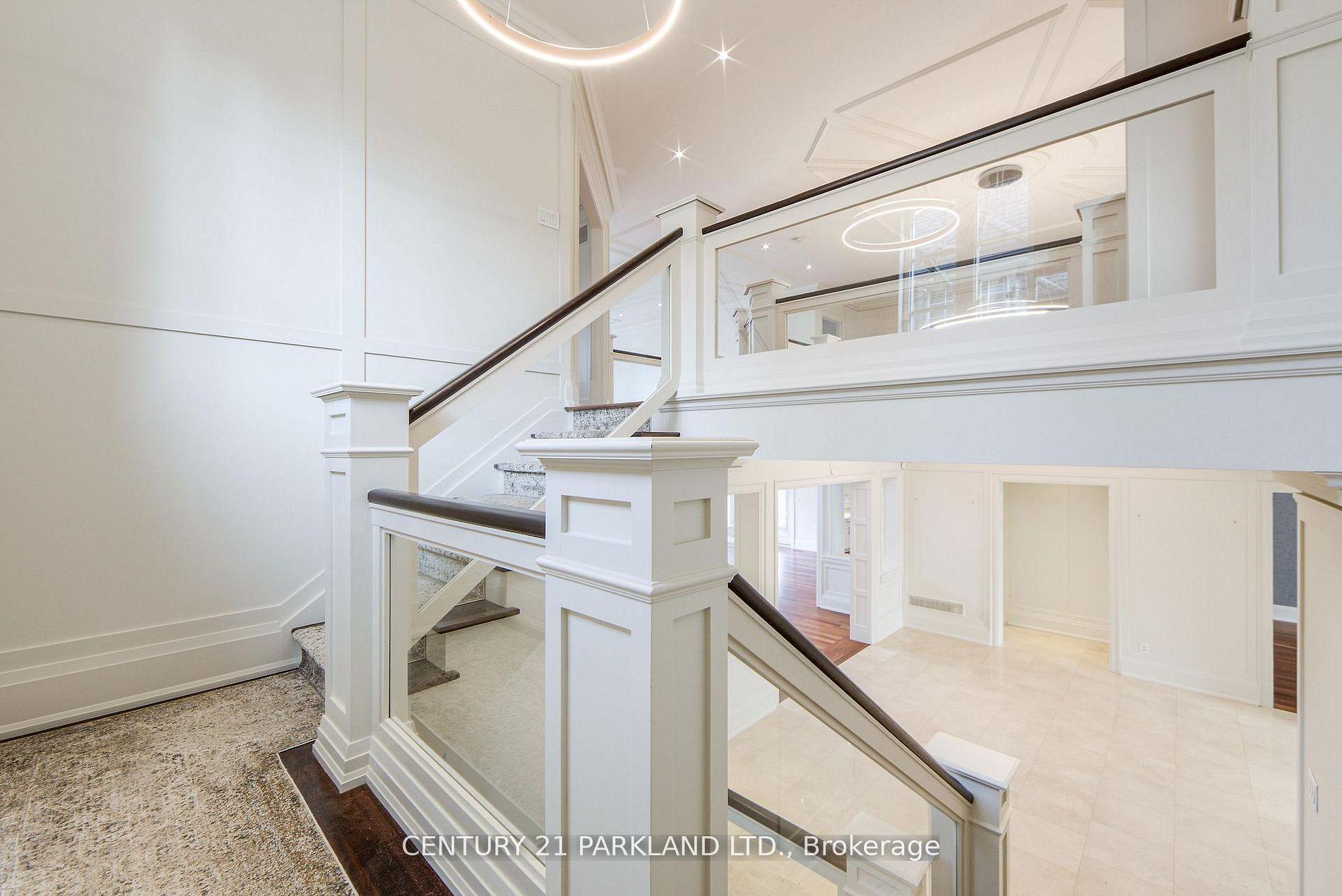 Photo 3 of 16 Flatbush Avenue, Vaughan, East Woodbridge — HOMEH